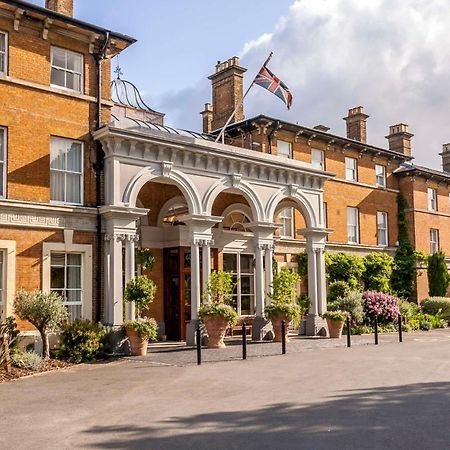 Oatlands Park Hotel Weybridge Exterior foto