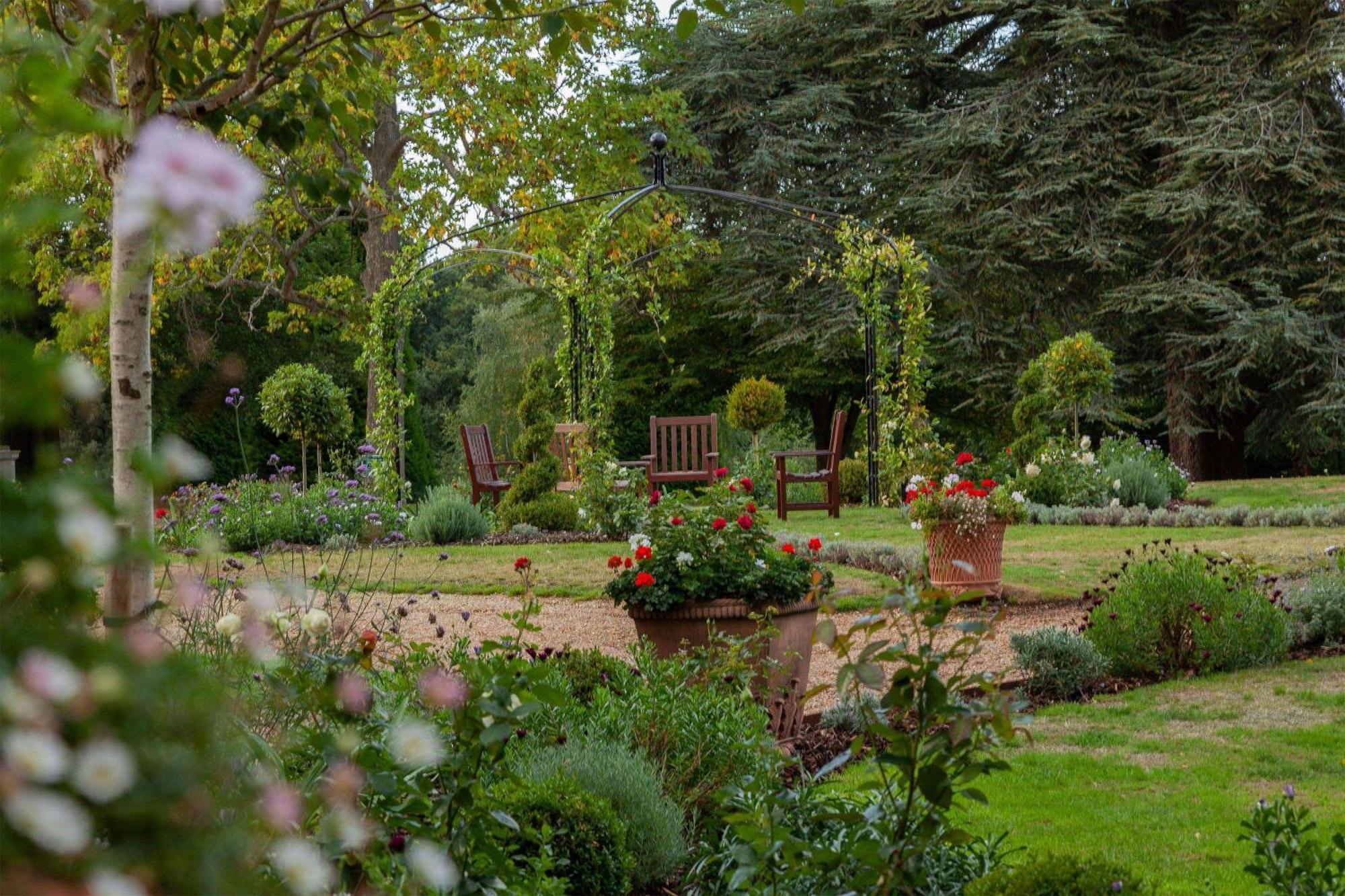 Oatlands Park Hotel Weybridge Exterior foto