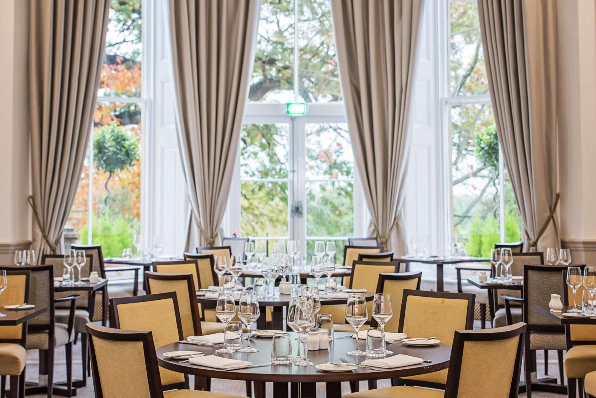 Oatlands Park Hotel Weybridge Exterior foto